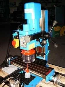 Boor freesmachine 230V 350 W met zwenkbare kop