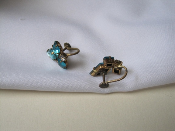 Oorbellen art deco antiek aqua blauw en helder glas schroefmodel Germany 1.9x2.2 cm - Afbeelding 3