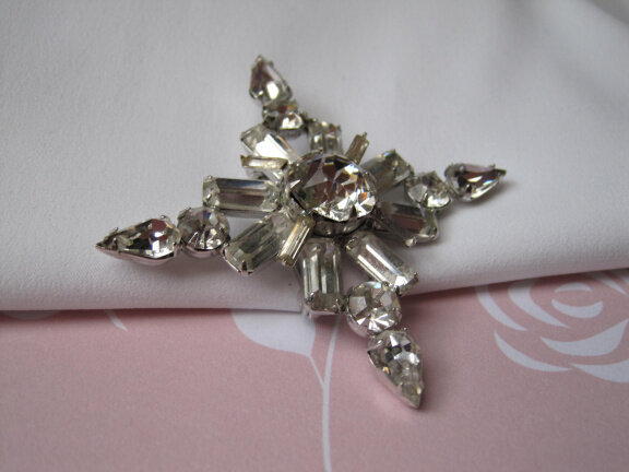 Broche Weiss zilverkleurig ster model met kristal rijnstenen. 5.9x5.9 cm. - Afbeelding 5