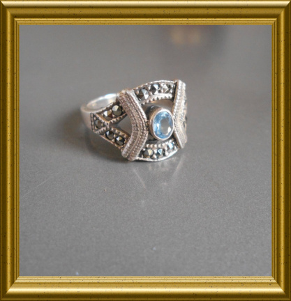 Mooie zilveren ring ; blauw met markasietjes - nr. 1