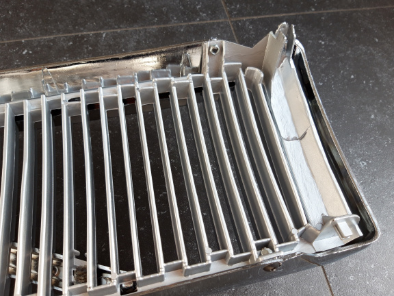 Volvo 440 460 (88-93) Grill ↔65cm ↕20cm NOS - Afbeelding 7