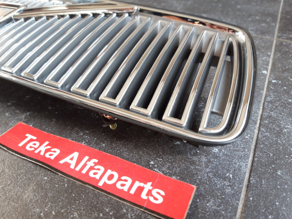 Volvo 440 460 (88-93) C70 Grill ↔54cm ↕15cm NOS - Afbeelding 4