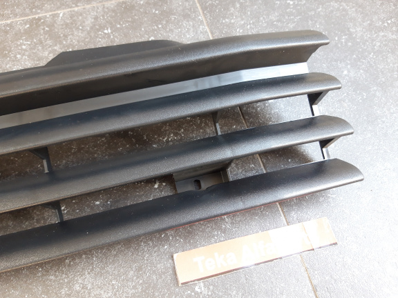 Ford Taunus TC2 TC3 (76-82) Grill Frontgrill Kühlergrill NOS - Afbeelding 4