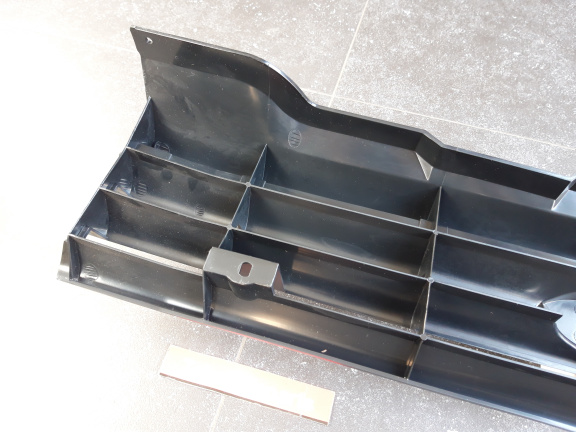 Ford Taunus TC2 TC3 (76-82) Grill Frontgrill Kühlergrill NOS - Afbeelding 7