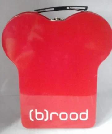 Broodtrommel in de vorm van een snee brood.