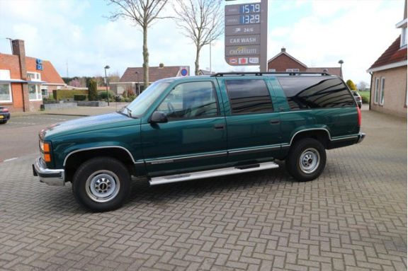 GMC Suburban - 2500 8 Persoons Youngtimer Airco