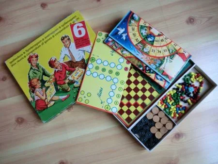 Uit de oude ( Jumbo ) doos no 315 : spellen / spelonderdelen