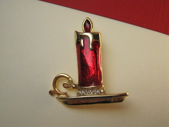 Broche kerstkaars kandelaar goudkleurig met rood emaille 3.9x3.5 cm - Afbeelding 5