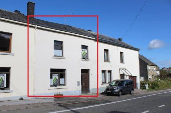 Ardennen,6840 LONGLIER-Neufchâteau: Huis 234m²,te renoveren,tuin,3a60ca,.. te koop