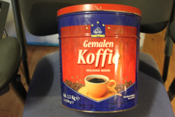 109z - leeg blik metro 2,5kg gemalen koffie - nr. 1