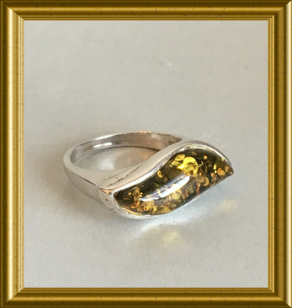 Mooie zilveren (925) ring met barnsteen - nr. 1