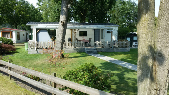 Mooi chalet te koop op de Sprookjescamping in Overijssel aan bos en visvijver. - nr. 1