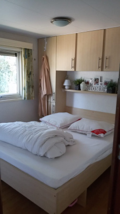 Mooi chalet te koop op de Sprookjescamping in Overijssel aan bos en visvijver. - Afbeelding 7