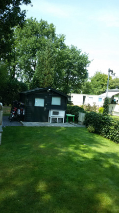 Mooi chalet te koop op de Sprookjescamping in Overijssel aan bos en visvijver. - Afbeelding 8