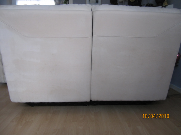 2 zitsbank bekleding stof kleur creme br.160 diep 90 zithoogte 48cm - Afbeelding 2