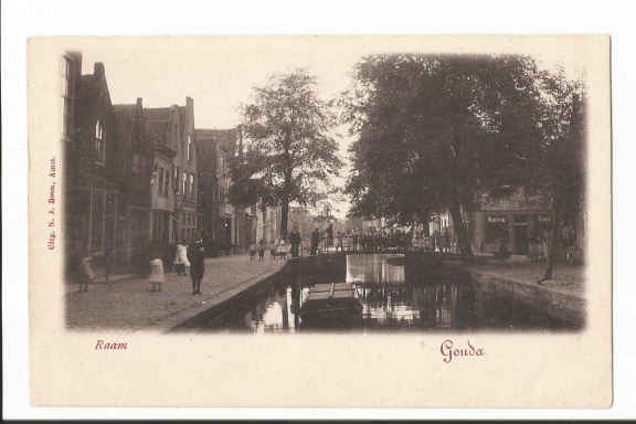 Oude ansichtkaart: Gouda, Raam