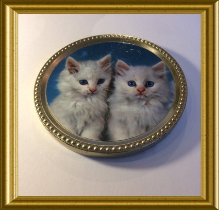 Oud klein rond plat chocolade blikje : poes - Afbeelding 2