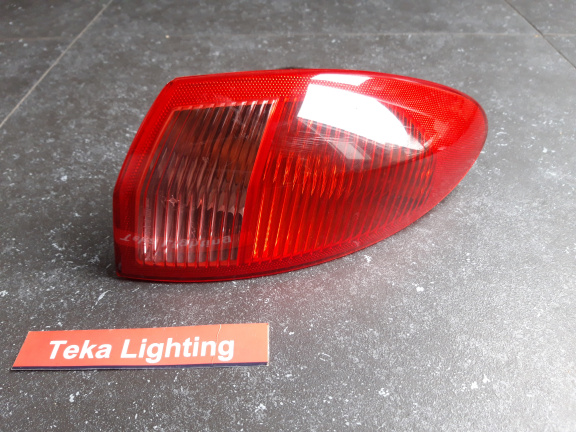 Alfa Romeo 147 (00-10) Achterlicht Olsa 03323010 Rechts Used - nr. 1