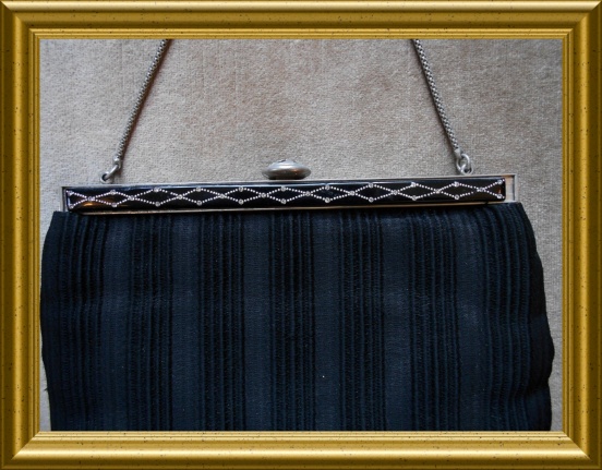 Oud zwart tasje // vintage black purse - nr. 1