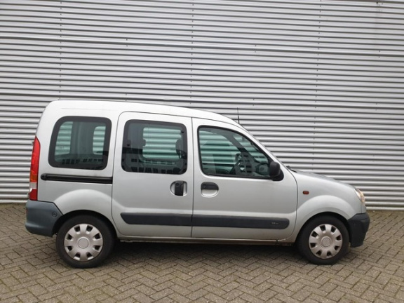 Renault Kangoo - 1.6-16V Privilège Automaat met airco
