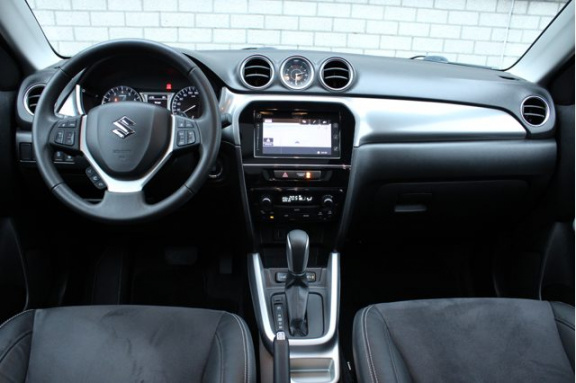 Suzuki Vitara - 1.6 High Executive Automaat | Schuifdak | Navigatie | Trekhaak
