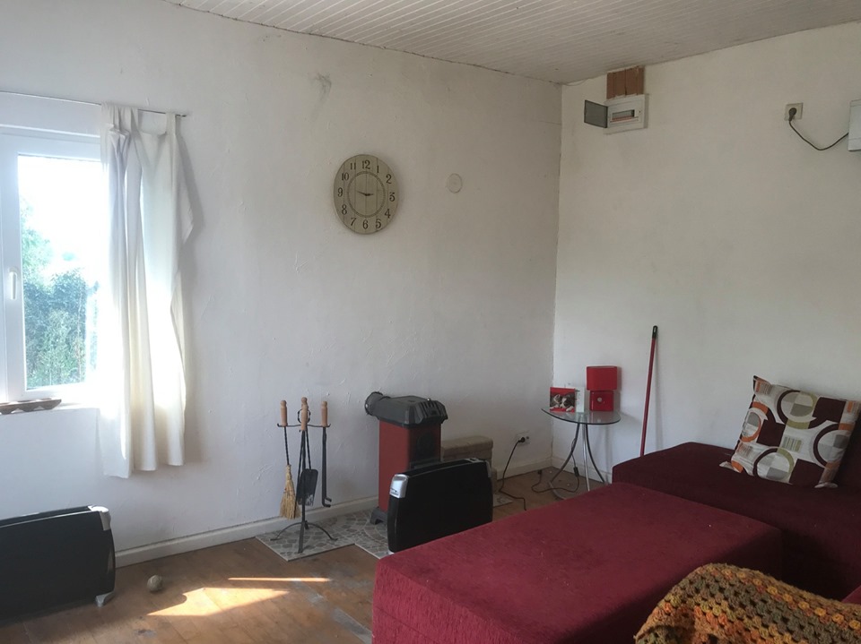 Een gerenoveerde en gemeubelde woning in Pravdino - Afbeelding 2