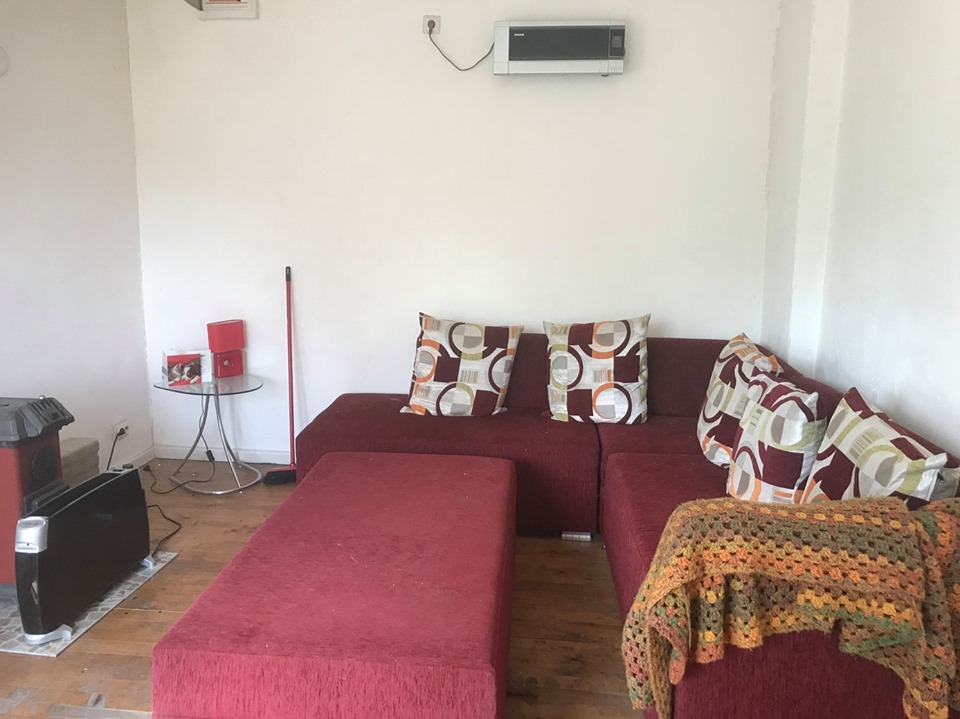 Een gerenoveerde en gemeubelde woning in Pravdino - Afbeelding 4