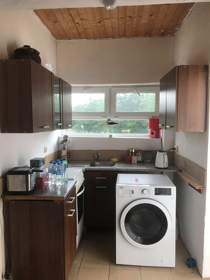 Een gerenoveerde en gemeubelde woning in Pravdino - Afbeelding 7