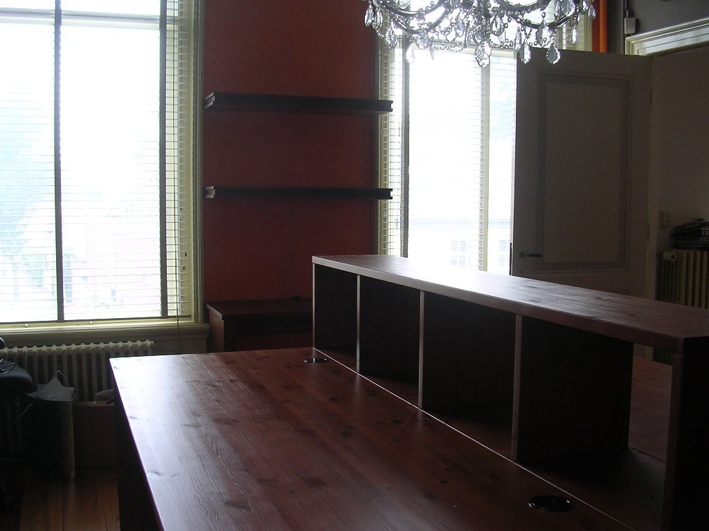 Bureau op maat gemaakt