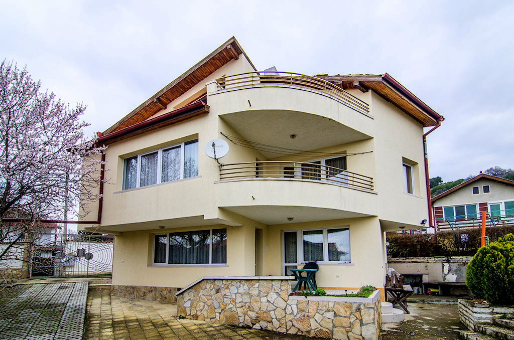Een ruime villa met zeezicht, Balchik