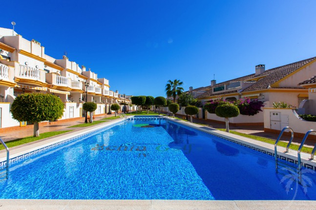 Uw Vakantiehuis in PUNTA PRIMA met meubels en bij mooi zwembad - Afbeelding 5