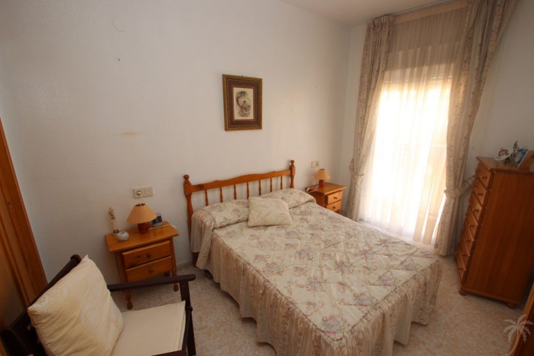 Uw zeer complete Bungalow in TORREVIEJA met garage en terrassen bij zwembad - Afbeelding 8