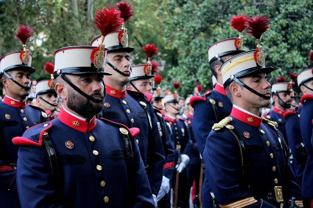 Spaanse ceremoniële politie officiers shako , Spanje - Afbeelding 6