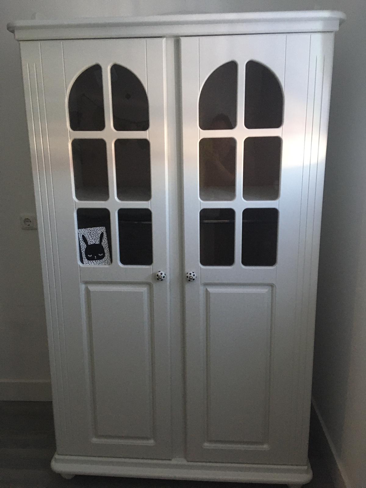 Kinderkamer: Ledikant, Commode en grote kast - Afbeelding 3