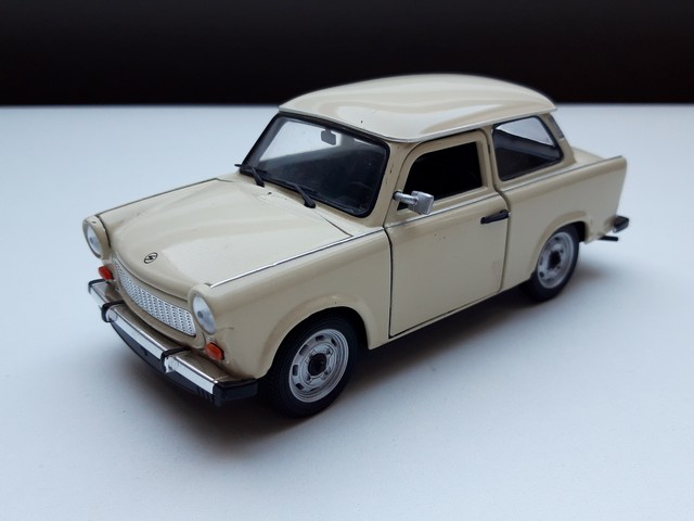 Nieuw miniatuur Trabant 601 – Welly modelauto 1:24 = 16 cm lang