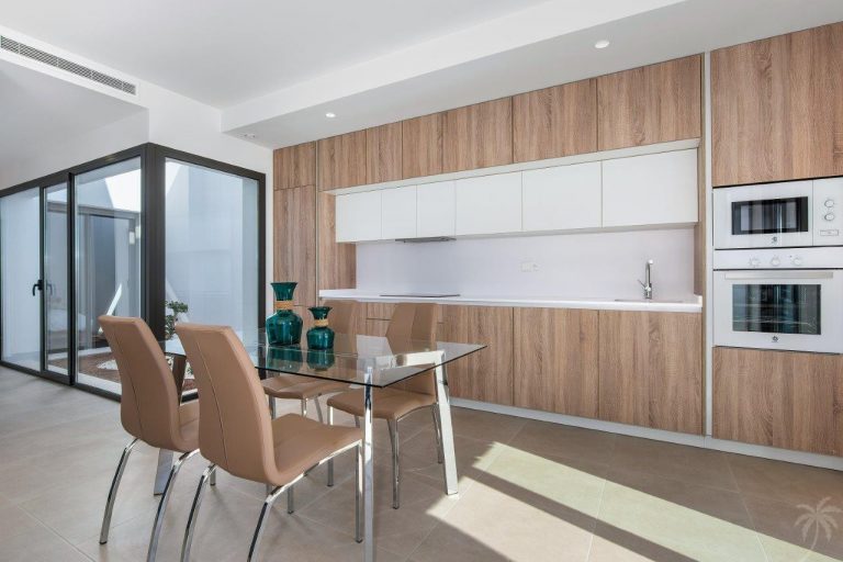 Uw nieuwe Villa in PILAR DE LA HORADADA bij Zee met balkon solarium parking en zwembad met waterval - Afbeelding 2