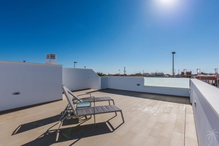Uw nieuwe Villa in PILAR DE LA HORADADA bij Zee met balkon solarium parking en zwembad met waterval - Afbeelding 4