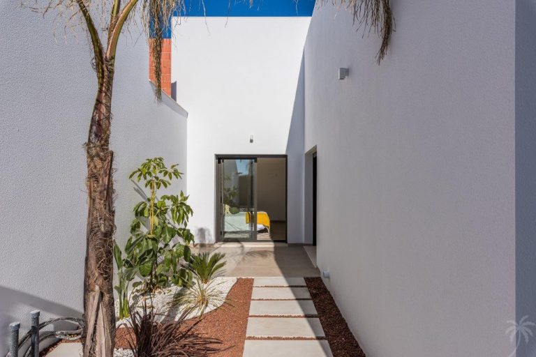 Uw nieuwe Villa in PILAR DE LA HORADADA bij Zee met balkon solarium parking en zwembad met waterval - Afbeelding 5