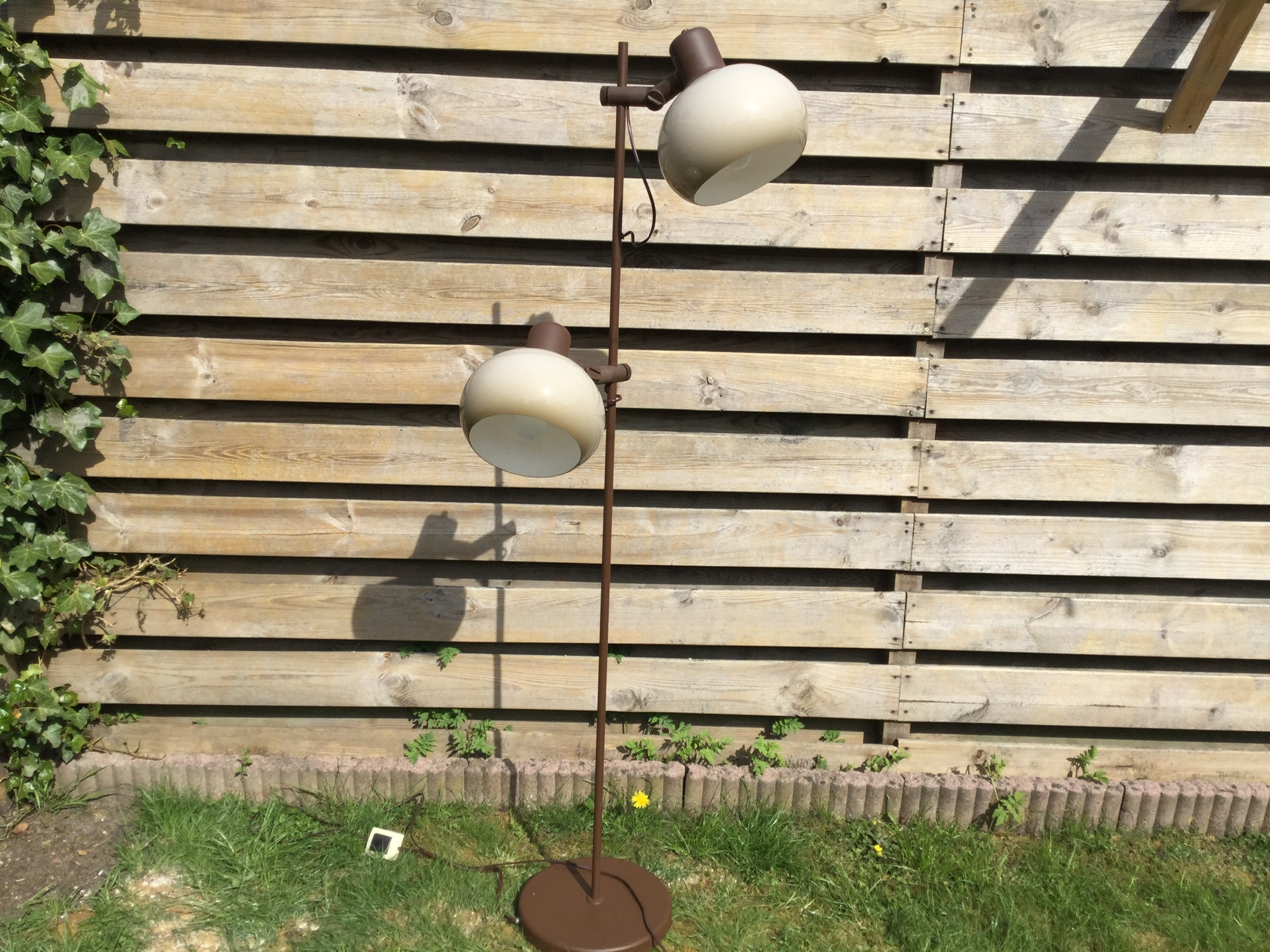 Verkocht ❤️ Dijkstra vloerlamp van metaal met kunststof kappen, jaren 60/70