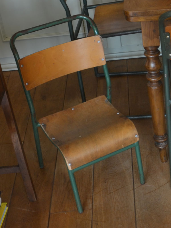 Antieke schoolstoelen (5 grote stoelen en 3 kinderstoelen) - Afbeelding 4