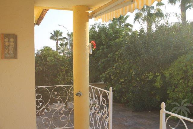 Uw goedkopere Villa in LA MARINA met terrassen ruim solarium en eigen zwembad - Afbeelding 5