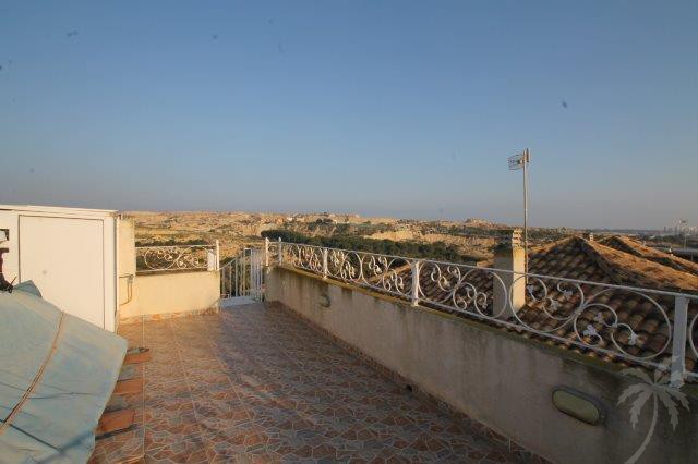 Uw goedkopere Villa in LA MARINA met terrassen ruim solarium en eigen zwembad - Afbeelding 6