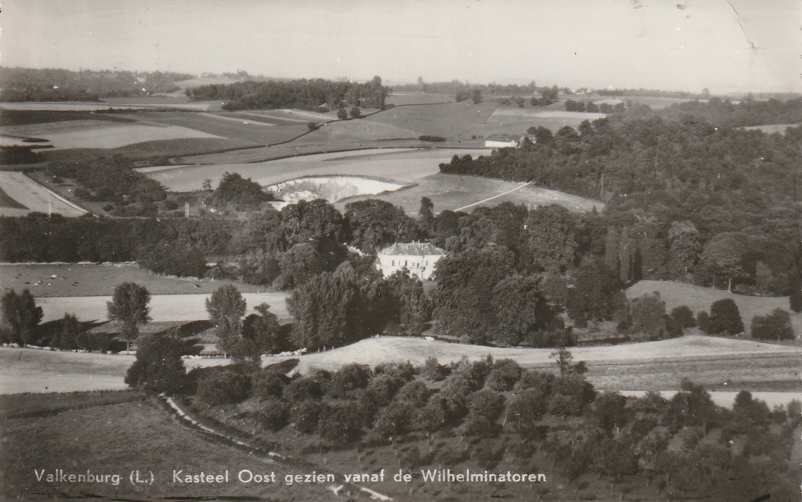 Valkenburg Kasteel Oost gezien vanaf de Wilhelminatoeren - nr. 1