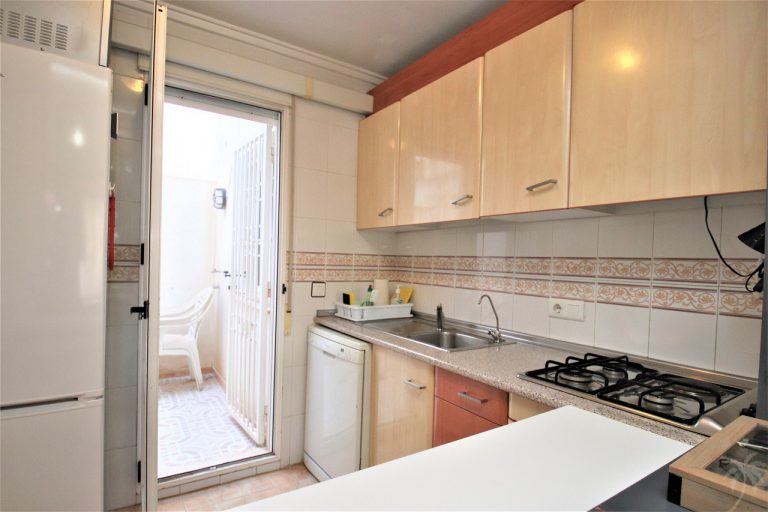 Uw Bungalow in TORREVIEJA bij zwembad en zoutmeren en met meubels - Afbeelding 2