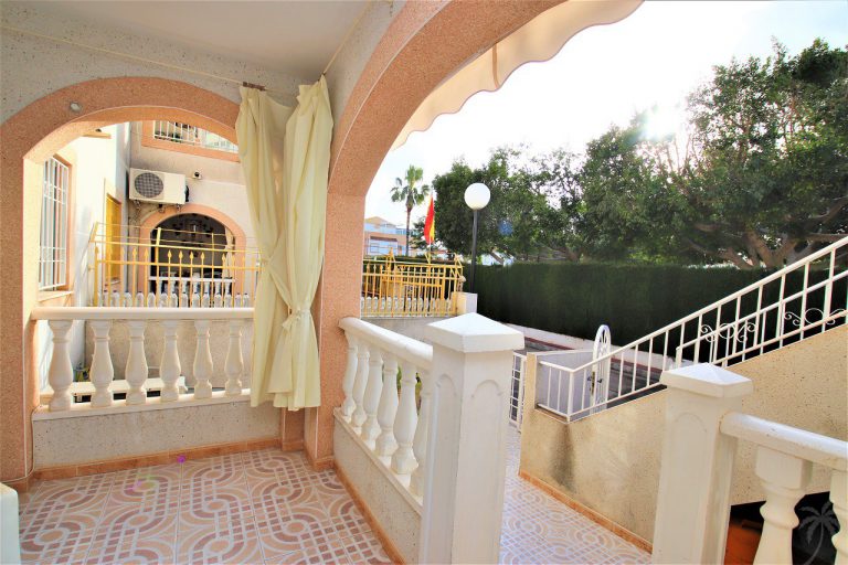Uw Bungalow in TORREVIEJA bij zwembad en zoutmeren en met meubels - Afbeelding 3