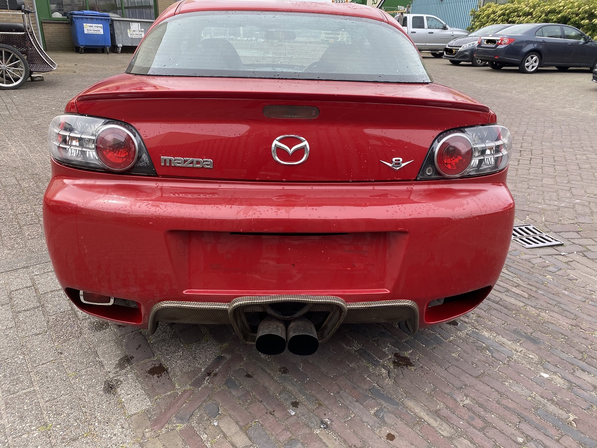 Unieke RX-8 met V-8 motor, ideale driftauto - Afbeelding 4