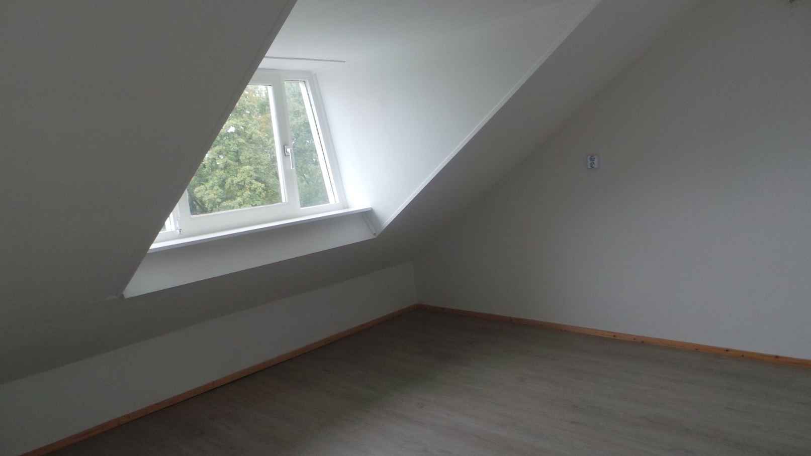 Tweekapper met 4 ruime slaapkamers in Geldrop! - Afbeelding 8