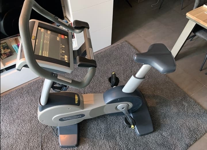 Technogym hometrainer 700ie TV - upright bike - Afbeelding 3