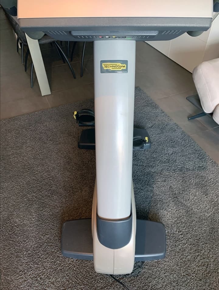 Technogym hometrainer 700ie TV - upright bike - Afbeelding 6