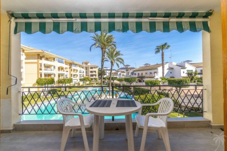 Uw slimme Appartement in LA MATA bij zee zandstrand mooi zwembad en winkels - nr. 1